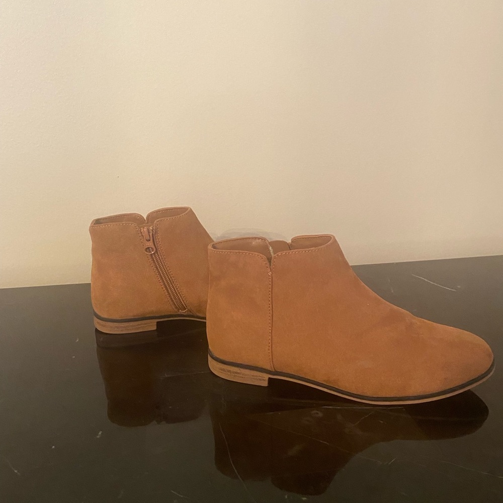 cute brown booties, womens size 5